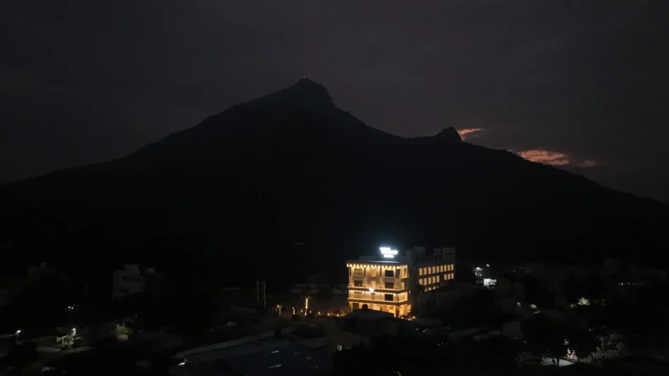 Why Ellora Hotels Offers the Most Comfortable Rooms in Tiruvannamalai