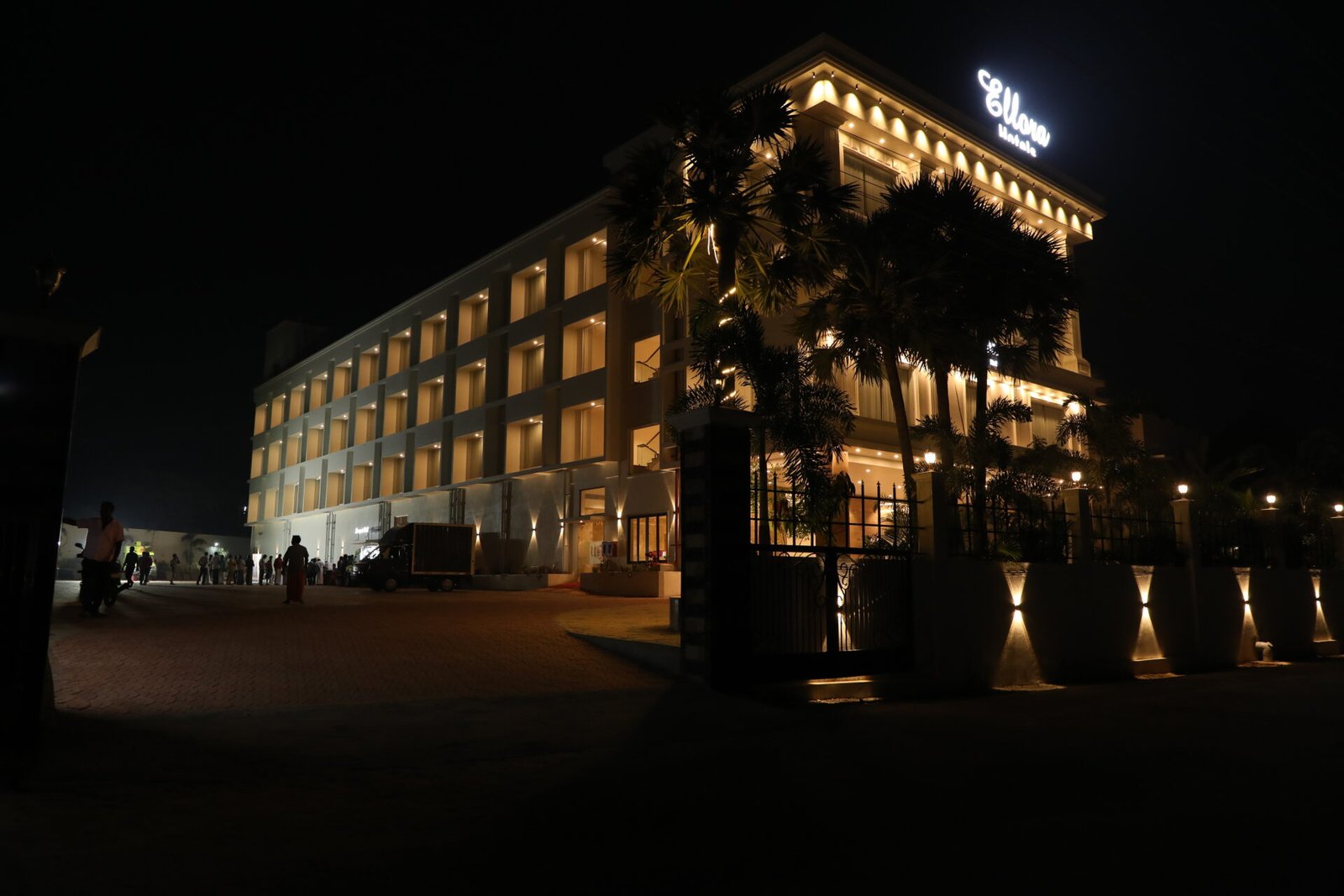 Peaceful Luxury Awaits: Unwind in Our Premium Rooms in Tiruvannamalai at Ellora Hotels